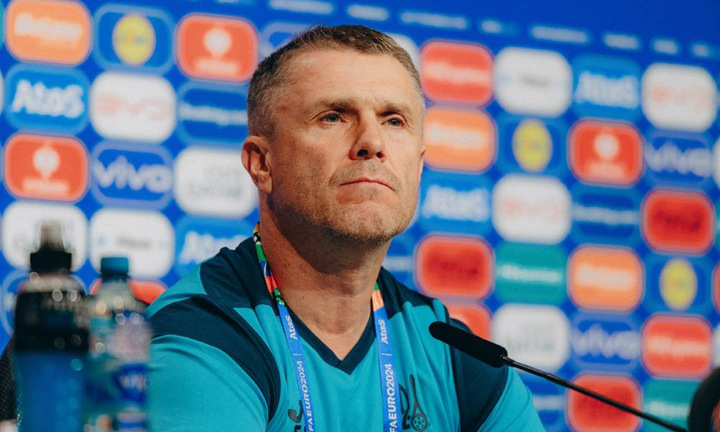 Thua 0-3, cầu thủ Ukraine 'đuổi' HLV khỏi phòng thay đồ