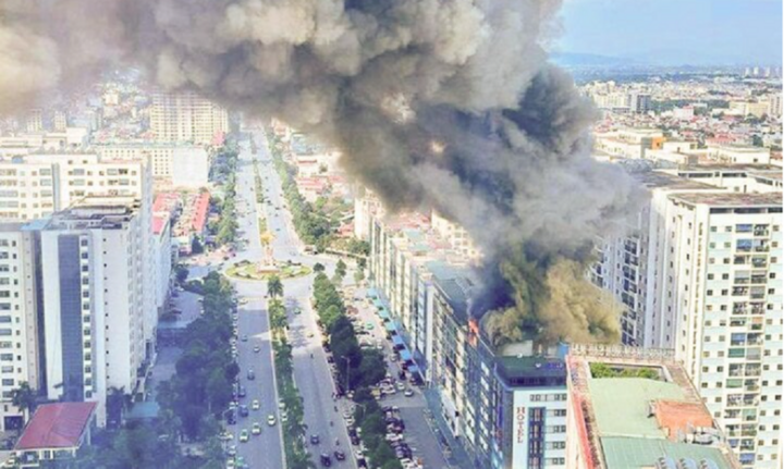 Điều xe thang chữa cháy tòa nhà 9 tầng ở Bắc Ninh