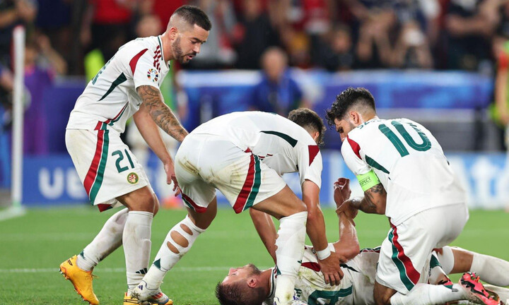 Tiền đạo Hungary nằm bất động, co giật trên sân