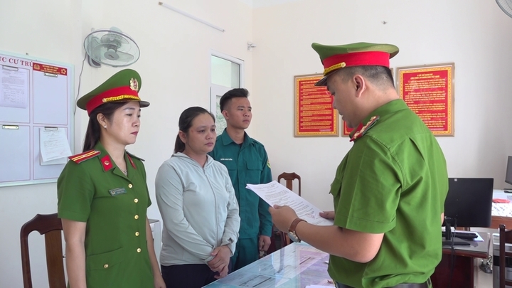 Làm ăn thua lỗ, 'nữ quái' chiếm đoạt tiền tỷ của người chơi hụi