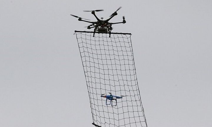 Nga dùng drone phóng lưới để bắt UAV Ukraine