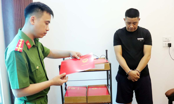 Lộ diện đường dây sản xuất hơn 1.000 văn bằng, chứng chỉ giả ở Hà Nội