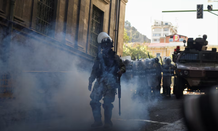 Tướng quân đội đảo chính bất thành ở Bolivia