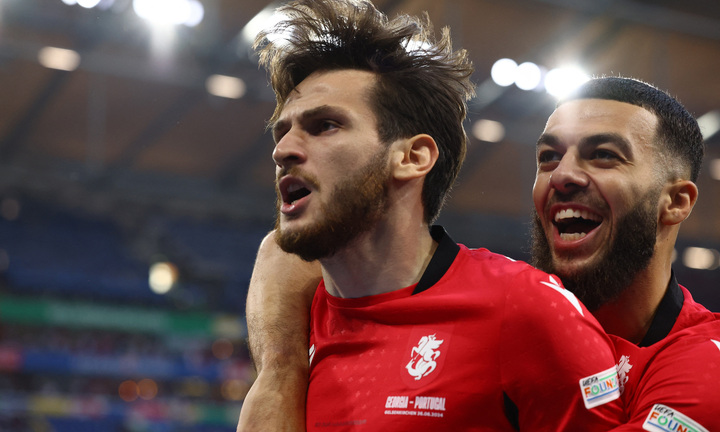 Ngôi sao Gruzia ghi bàn, khiến thần tượng Ronaldo ôm hận 