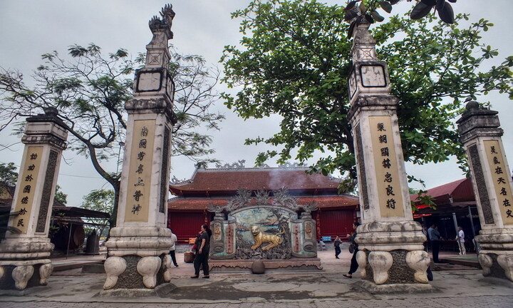 Đền ông Hoàng Mười - điểm du lịch tâm linh nổi tiếng ở Nghệ An