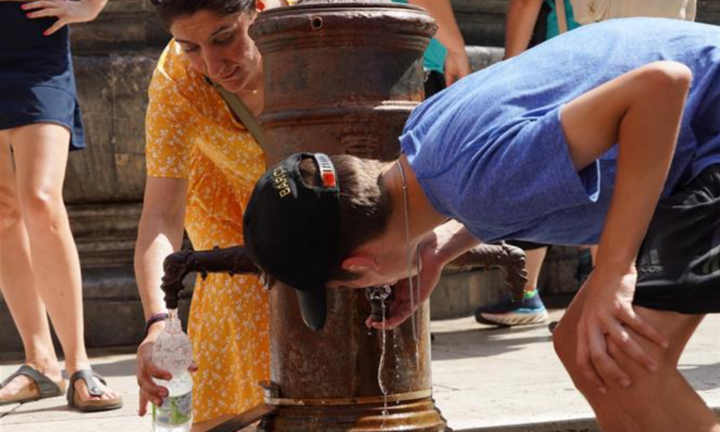 Sóng nhiệt nguy hiểm tái định hình bản đồ du lịch châu Âu