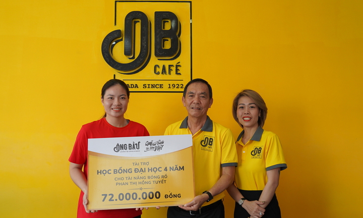 Quỹ Phát triển Tài năng Việt trao học bổng cho VĐV bóng rổ
