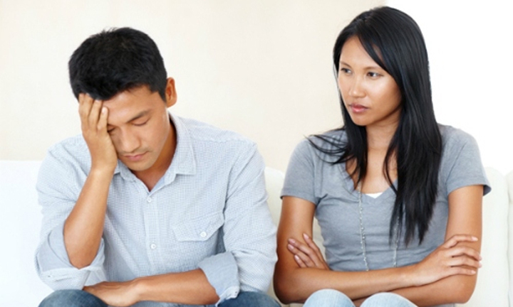 Vào nhà nghỉ với cô hàng xóm, chồng tôi cãi là vào để chữa bệnh