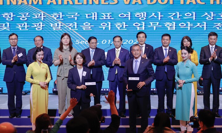 Thủ tướng dự Diễn đàn xúc tiến du lịch và hợp tác văn hóa Việt Nam - Hàn Quốc