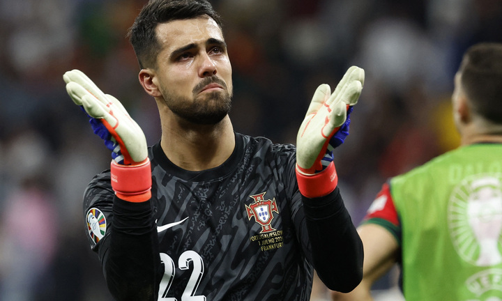 Diogo Costa: Người hùng Bồ Đào Nha giúp Ronaldo, Pepe sửa sai là ai?