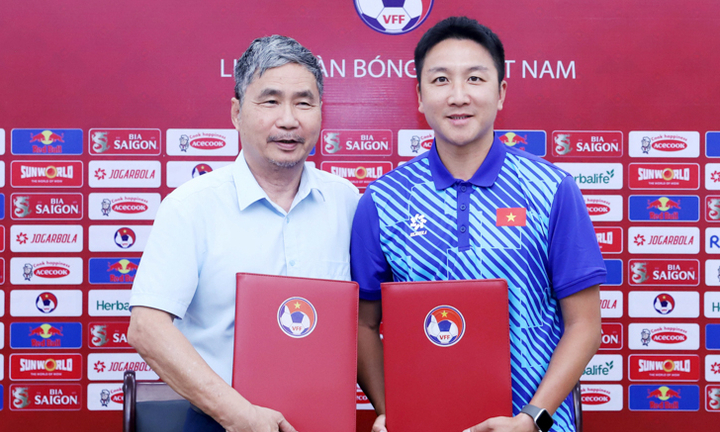 HLV Kim Sang-sik có thêm trợ lý Hàn Quốc ở đội tuyển Việt Nam