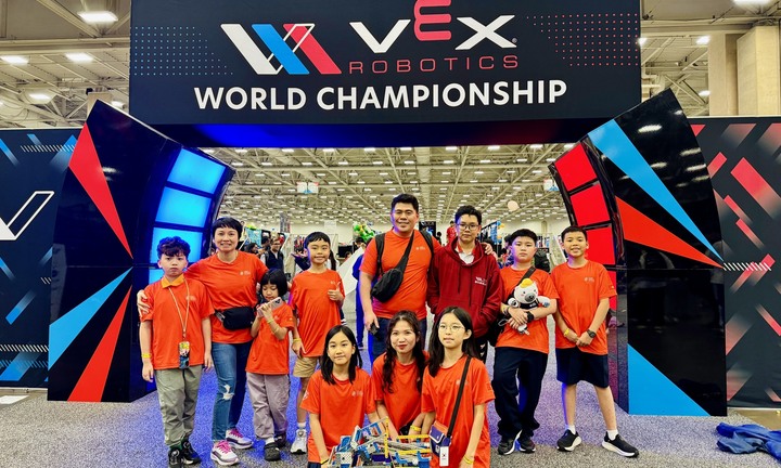 Trường Quốc tế True North giương cao lá cờ Tổ quốc tại giải đấu thế giới 