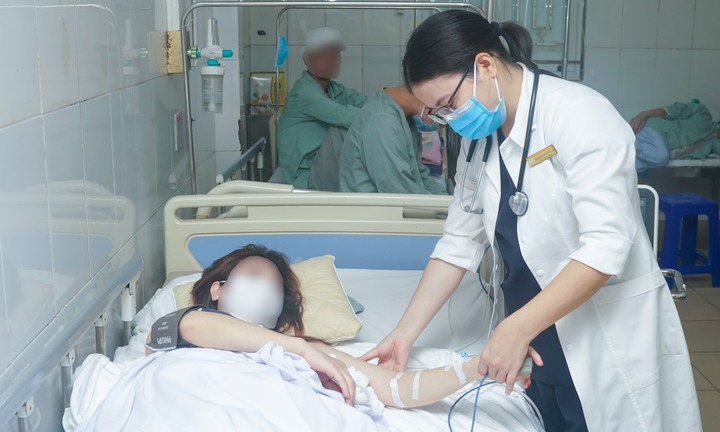 Suýt tử vong sau 30 phút truyền chất làm trắng da tại spa