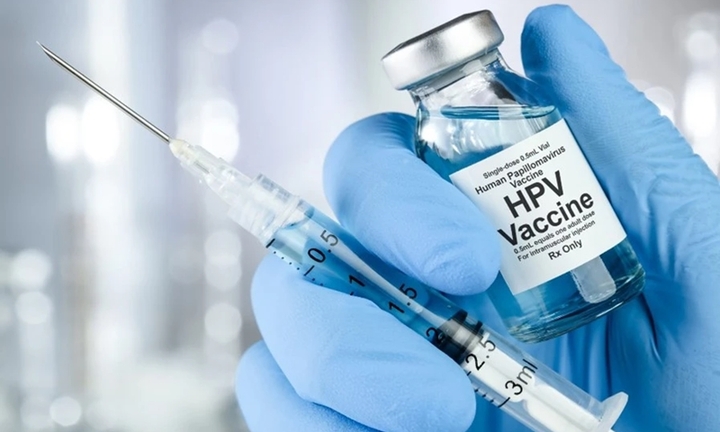 Nhân viên y tế tiêm nước muối thay cho vaccine, dư luận Trung Quốc nổi giận