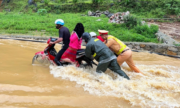 Bắc Bộ nhiều nơi mưa dông, đề phòng lũ quét và sạt lở