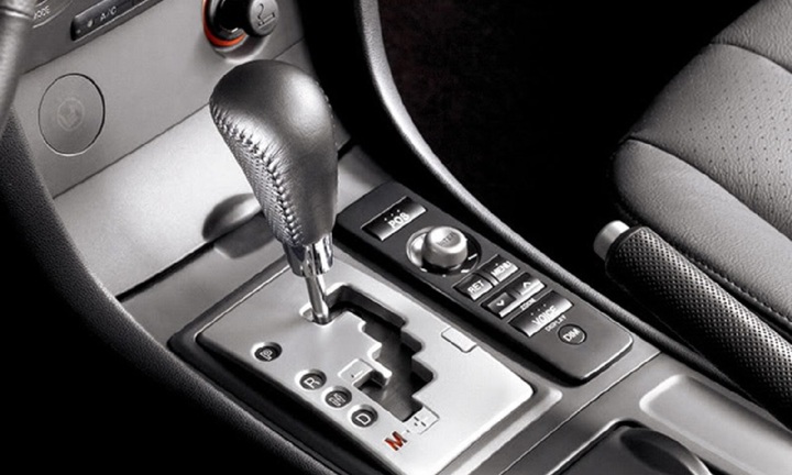 Có nên mua ô tô số sàn?