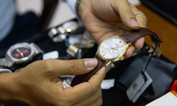 Những chiếc đồng hồ nổi tiếng thế giới phiên bản đặc biệt về Việt Nam