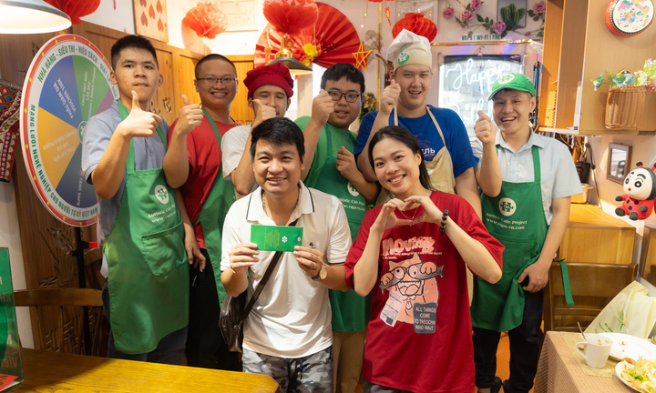 Thưởng thức cà phê, pizza tại 'nhà hàng hạnh phúc' của những người tự kỷ