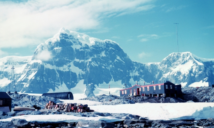 Công việc lương nghìn đô ở nơi xa xôi nhất thế giới