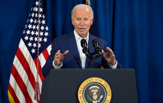 Tổng thống Biden nói chuyện với ông Trump sau vụ nổ súng
