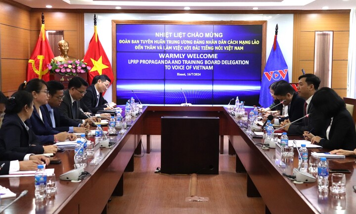 Đoàn Ban Tuyên huấn Trung ương Lào thăm và làm việc với VOV