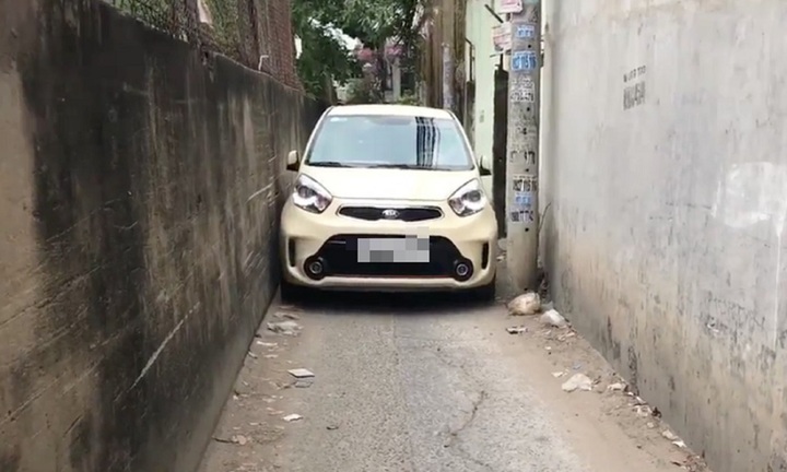 Kinh nghiệm lách ô tô qua khe hẹp