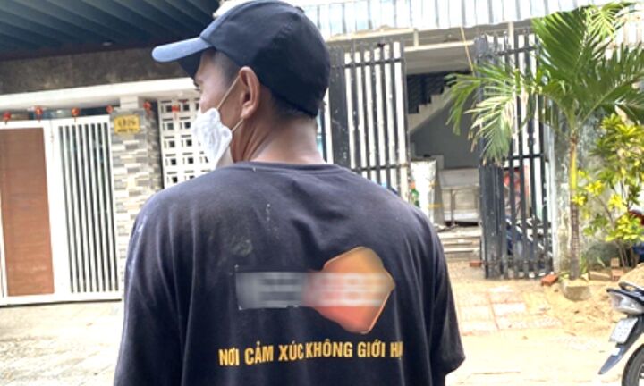 Công nhân mặc áo nghi có logo cờ bạc, Công an Đà Nẵng yêu cầu kiểm tra