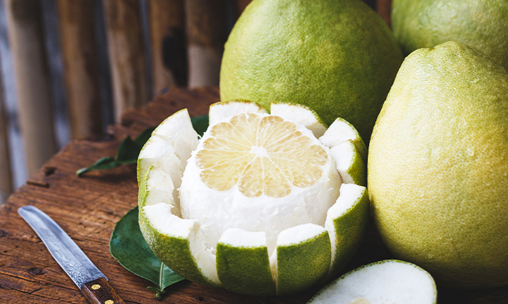 Cách sơ chế cùi bưởi nấu chè cực đơn giản