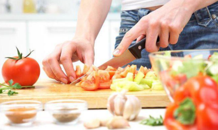 Kiên trì ăn cà chua mỗi ngày, sau một năm người đàn ông nhận kết quả bất ngờ