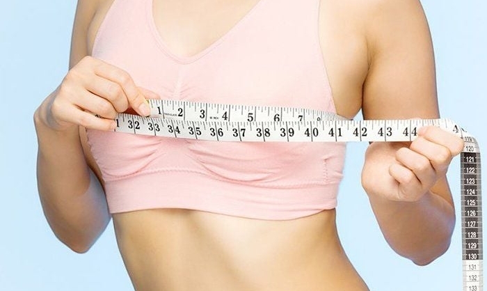 Bé gái 7 tuổi phổng phao như thiếu nữ vì dậy thì sớm