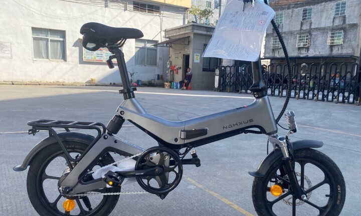 So sánh xe đạp điện chạy bằng ắc quy và pin