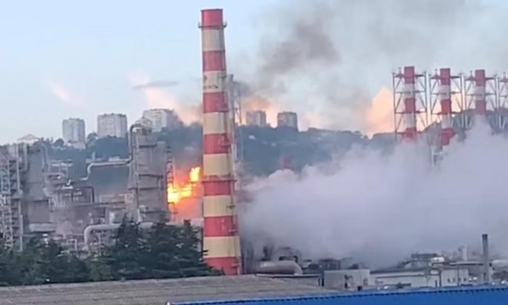 Ukraine tấn công nhà máy lọc dầu lớn nhất trên Biển Đen của Nga 