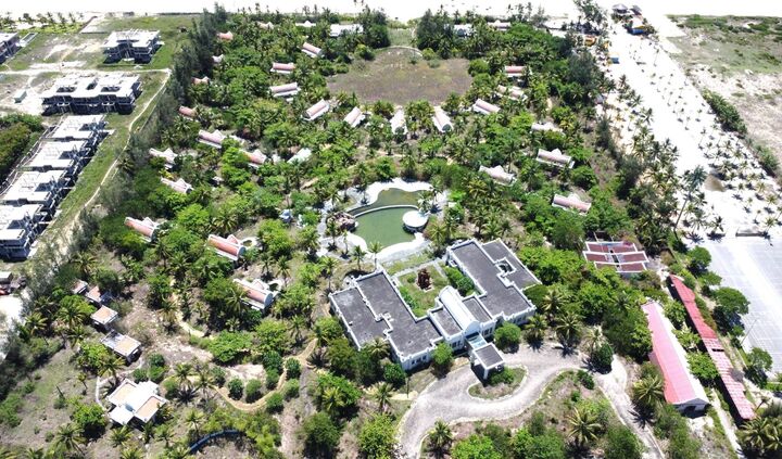 Cận cảnh khu du lịch hơn 10 triệu USD bỏ hoang bên biển Đà Nẵng