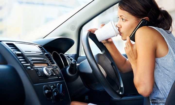 Những nguyên tắc 'vàng' lái ô tô 