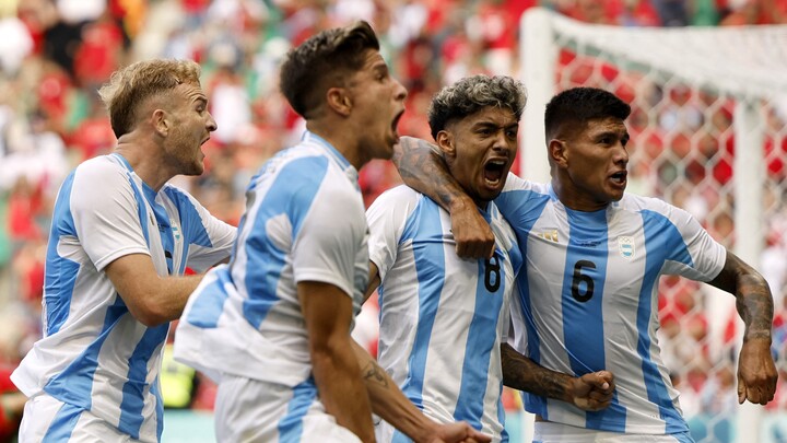 Vì sao bàn gỡ hòa 2-2 của Argentina không được công nhận?