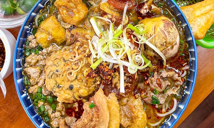 Điểm danh quán bún riêu tóp mỡ ngon chuẩn vị ở TP.HCM