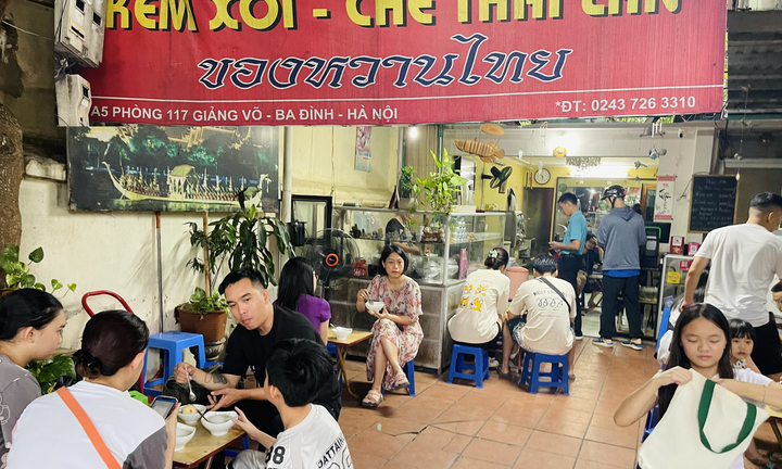 Quán kem xôi chuẩn Thái gần 40 năm của cụ bà 85 tuổi trong khu tập thể Hà Nội