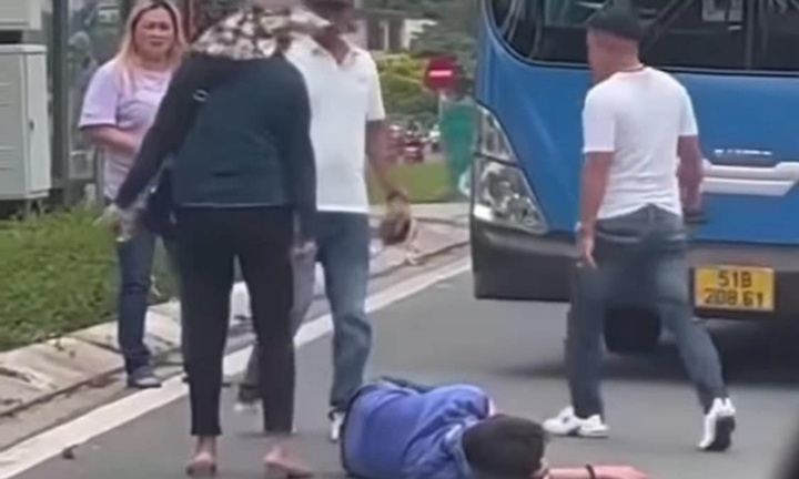 Xác minh vụ tài xế xe buýt ở TP.HCM bị nhóm người đi ô tô đánh gãy răng