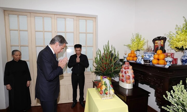 Ngoại trưởng Hoa Kỳ đến nhà chia buồn với gia đình Tổng Bí thư Nguyễn Phú Trọng