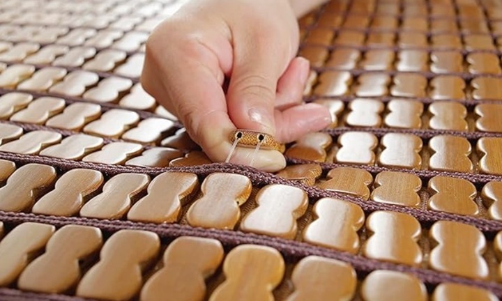 Cách làm sạch chiếu trúc không cần dùng nước