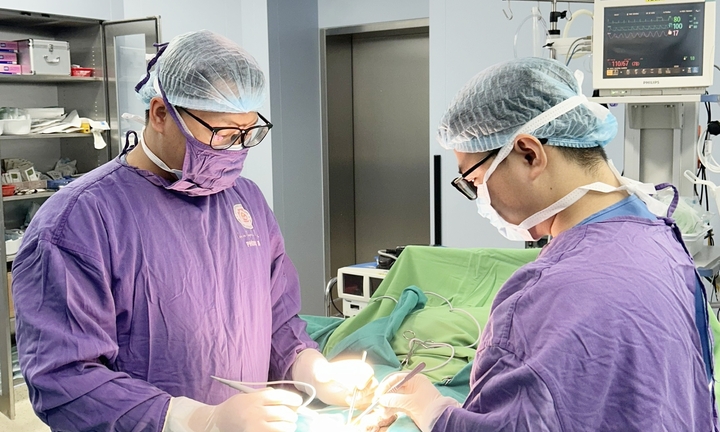 Nghiện rượu suốt 40 năm, người đàn ông mắc bệnh '25 nghìn ca mới có 1'