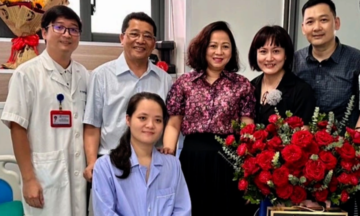 Nữ bác sĩ bị tấm kính rơi vào người sẽ trở lại làm việc tại Bệnh viện K