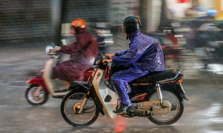Tin mưa lớn kéo dài nhiều ngày ở Bắc Bộ và nguy cơ sạt lở, ngập lụt