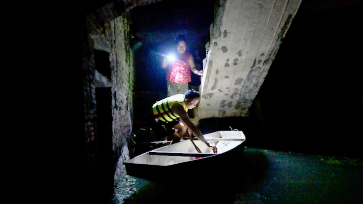  Trắng đêm giữa mênh mông biển nước ở ngoại thành Hà Nội 