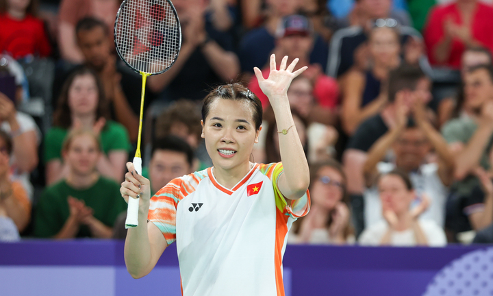 Olympic Paris ngày 31/7: Thùy Linh đi bộ cả cây số không mua nổi cục nước đá