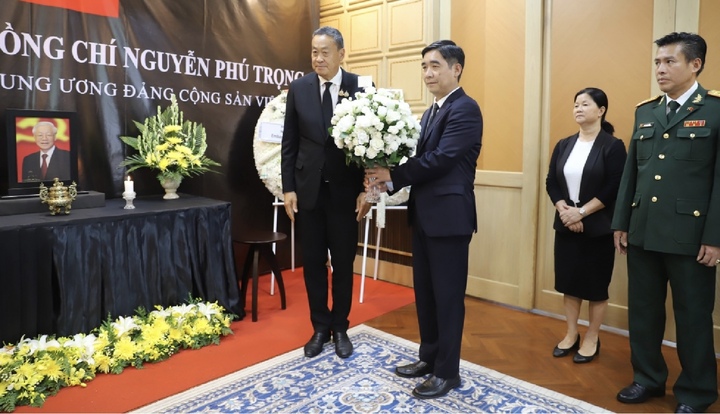 Thái Lan treo cờ rủ tưởng nhớ Tổng Bí thư Nguyễn Phú Trọng