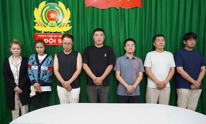 Nhà hàng cho nhân viên bán dâm, thu 10 tỷ sau 2 tháng hoạt động