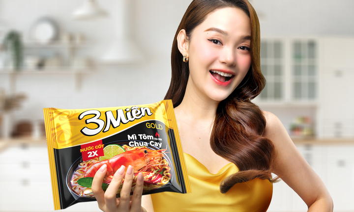 Lý do Minh Hằng mê đắm đuối mì 3 Miền tôm chua cay đặc biệt
