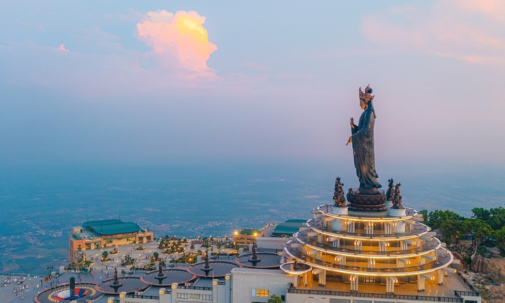 Kinh nghiệm một ngày khám phá núi Bà Đen