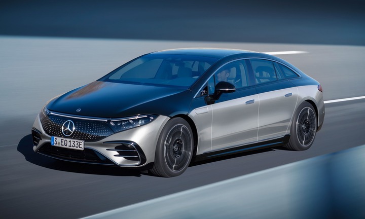 Mercedes nổi bật trong danh sách xe điện hạng sang phân phối tại thị trường Việt